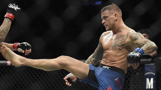 Poirier: Pukulan Kiri McGregor Menyakiti Saya Dustin Poirier mengaku pukulan tangan kiri Conor McGregor benar-benar menyakitinya pada UFC 257 di Etihad Arena, Minggu (24/1).