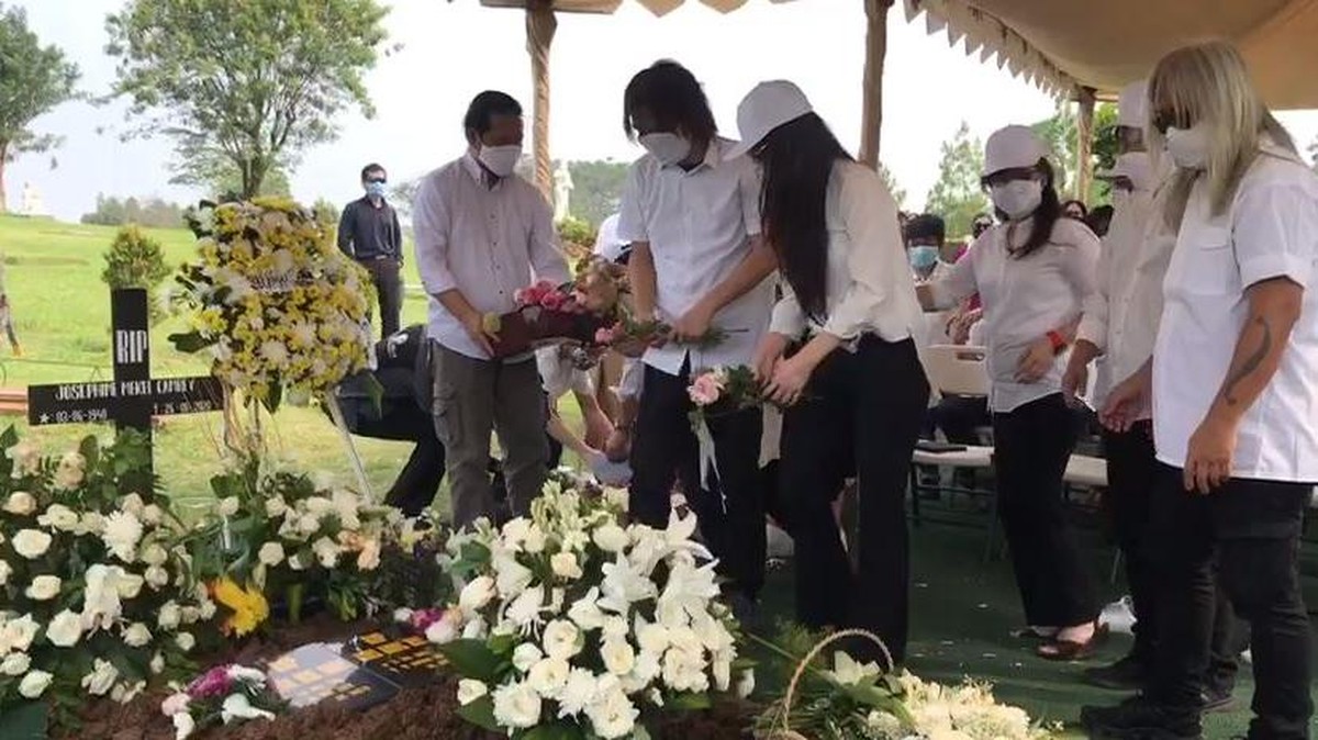 Pemakaman Ibunda Once Mekel di San Diego Hills &lpar;28&sol;6&rpar;