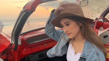 img-title Amanda Caesa Tak Ingin Terkenal karena Nama Besar Parto