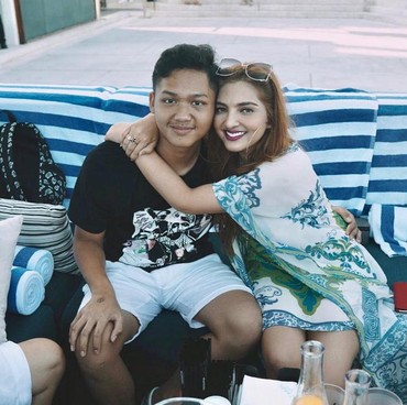 Pujian Azriel Hermansyah Pada Ibu yang Tak Mengandung & Melahirkannya