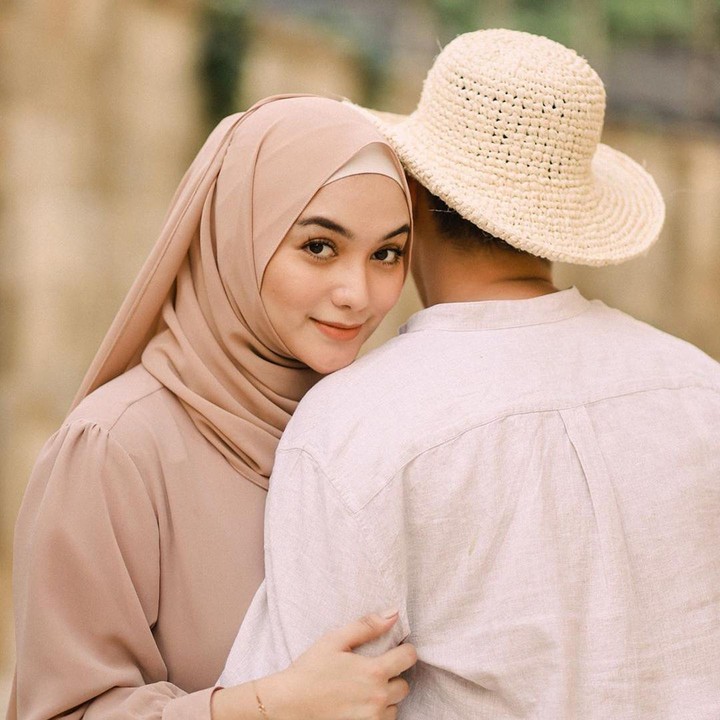 <p>Pasangan selebriti Citra Kirana dan Rezky Adhitya menikah pada 1 Desember 2019 silam, Bunda. (Foto: Instagram @hakimyusufl)</p>
