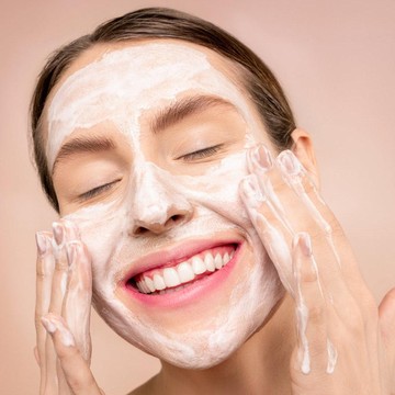 img-title Hypoallergenic, 5 Rekomendasi Facial Wash untuk Kulit Super Sensitif