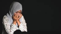 Kok Kalian Tega Memperolok Kuping Saya yang Cacat Saat Acara Perpisahan SMA?
