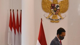 Jokowi Didesak Cabut Peraturan soal Polisi di Jabatan Sipil