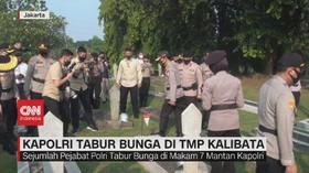 VIDEO: Kapolri Tabur Bunga di TMP Kalibata