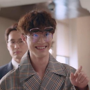 Tampil Total, Kwak Dong Yeon Telanjang di 'It's Okay To Not Be Okay'