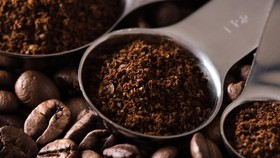 Ampas kopi bersihkan toilet
