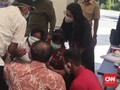 DPRD Surabaya Bela Sujud Risma: Pemimpin Memang Harus Begitu