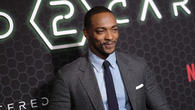 NEW YORK, NEW YORK - FEBRUARY 24: Anthony Mackie attends Netflix's 