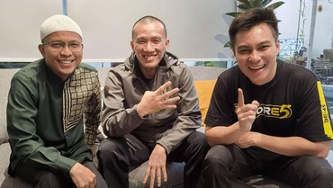 Tentang Baim Wong Foto Bareng Ustaz Felix Siauw yang Disorot