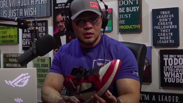 img-title Deddy Corbuzier Kaget Jualan Sneakers Bisa Hasilkan Miliaran Rupiah