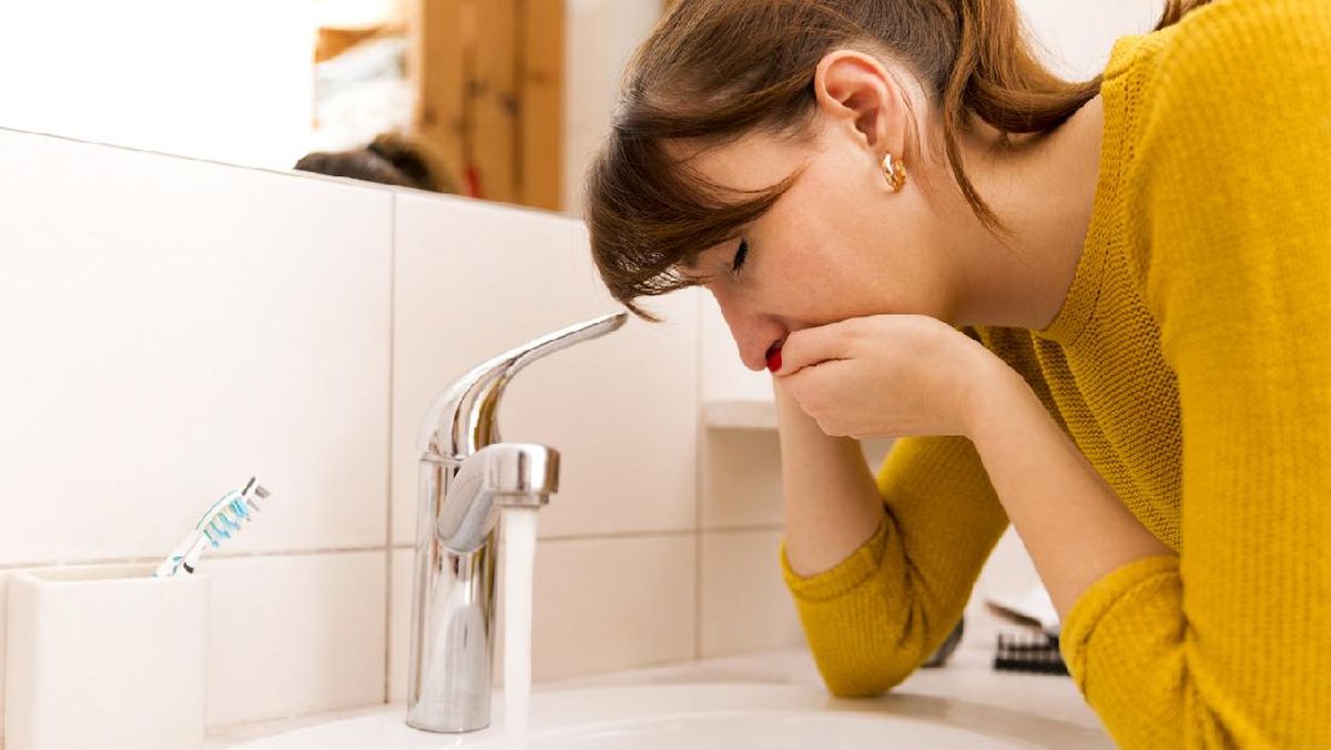 Kebanyakan Minum Air Putih Juga Ada Efeknya, Kenali 9 Ciri-cirinya