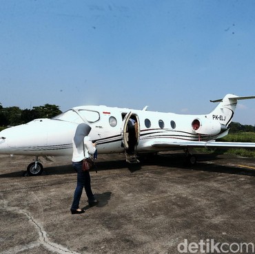 Ngenes, Selebgram Pura-pura Naik Jet Pribadi Biar Disangka Liburan