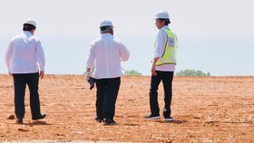Karpet Merah Jokowi untuk Investor Pemanis Saham Konstruksi