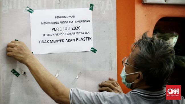 Pergub Anies soal Larangan Kantong Plastik Berlaku Hari Ini