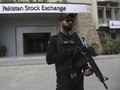 Empat Pria Bersenjata Serang Bursa Efek Pakistan