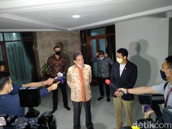 Video Kedatangan Sandiaga Uno di Kediaman Mendag Malam-Malam