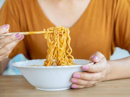 Bolehkah Ibu Menyusui Makan Mi Instan?