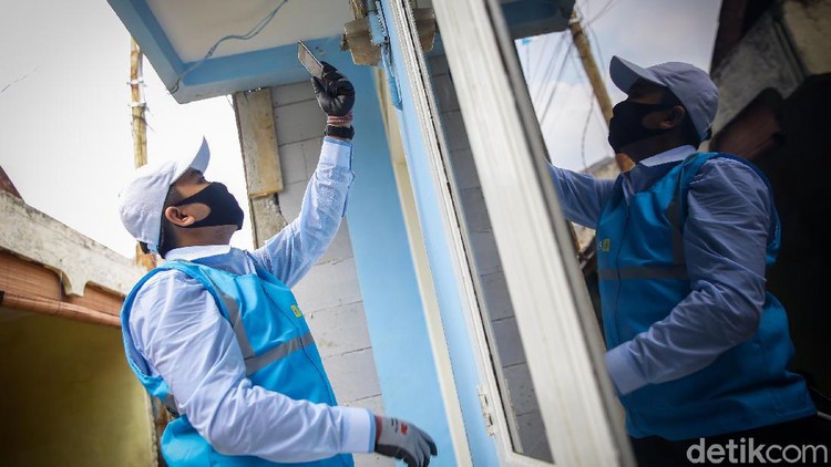 PLN mengerahkan petugas untuk memastikan kesesuaian tagihan rekening listrik penggunanya.