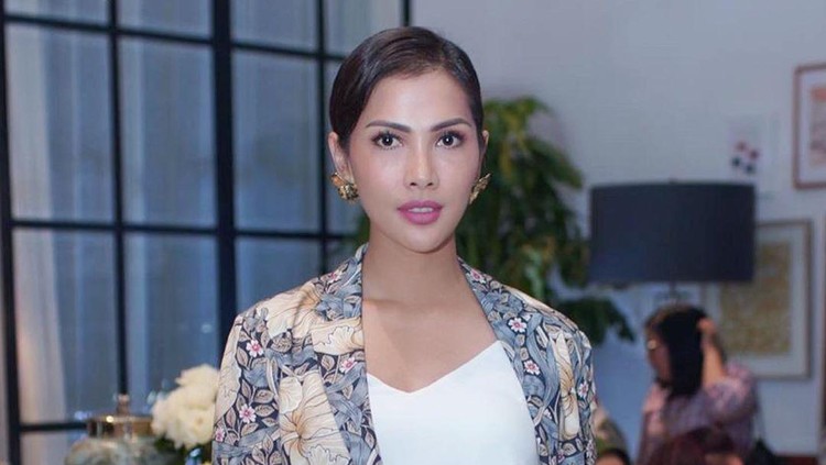 Nadia Mulya