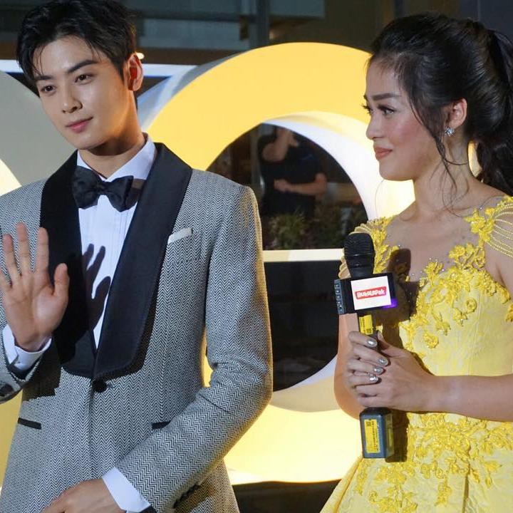 <p><strong>Gracia Indri</strong>   Gracia Indri juga beruntung karena mendapat kesempatan berada di panggung yang sama dengan Cha Eun Woo, aktor di drama Korea Gangnam Beauty. (Foto: Instagram @graciaz14)</p>