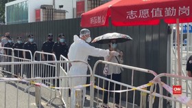 VIDEO: Ratusan Orang Antre Tes Corona di Beijing