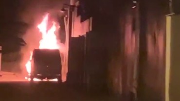 Mobil Via Vallen Dibakar Orang Tak Dikenal