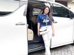 Via Vallen Baper Usai Mobil Alphardnya Hangus Dibakar