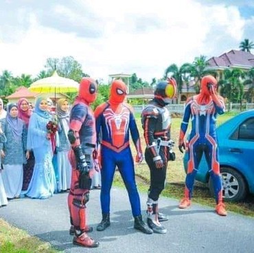 Viral, Spiderman dan Deadpool Antar Pengantin Perempuan ke Pelaminan