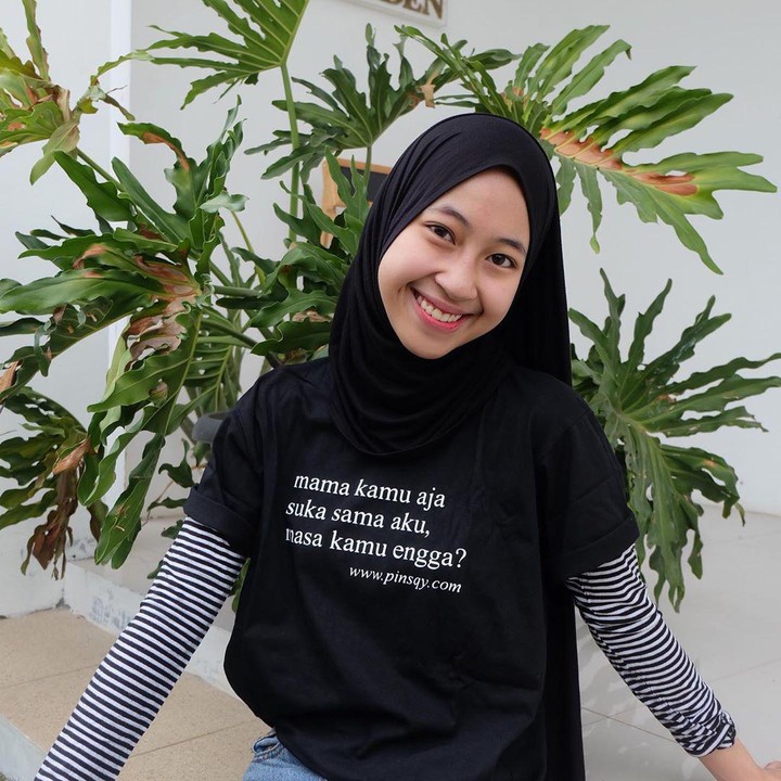 <p>Tak cuma berparas cantik, banyak netizen memuji senyum Adiba yang manis. Setuju ya, Bunda? (Foto: Instagram @adiba.knza)</p>