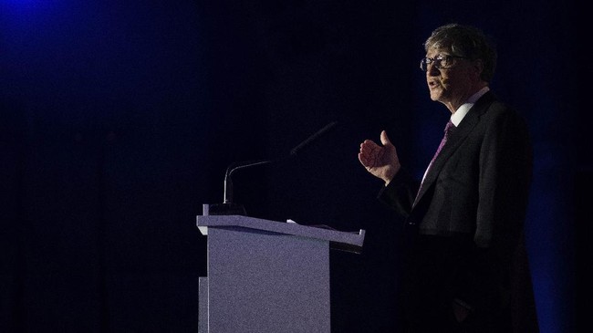 Bill Gates mengingatkan ancaman terorisme model baru di masa depan yang bahayakan umat manusia.
