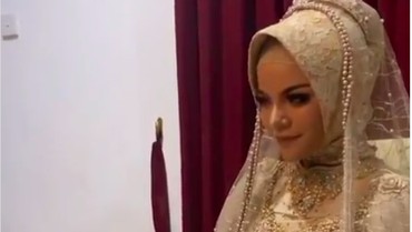 Dinar Candy Menikah, Sosok 'Suami' Berbulu Jadi Sorotan