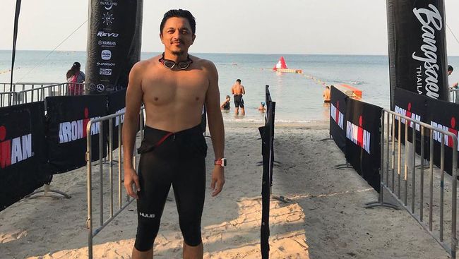 Disebut Tak Terurus usai Cerai Engku Emran Pamer Foto Ganteng