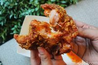 Fried Chicken Master: Kriuk Crispy Ayam Goreng Berbumbu Mangga dan Mala