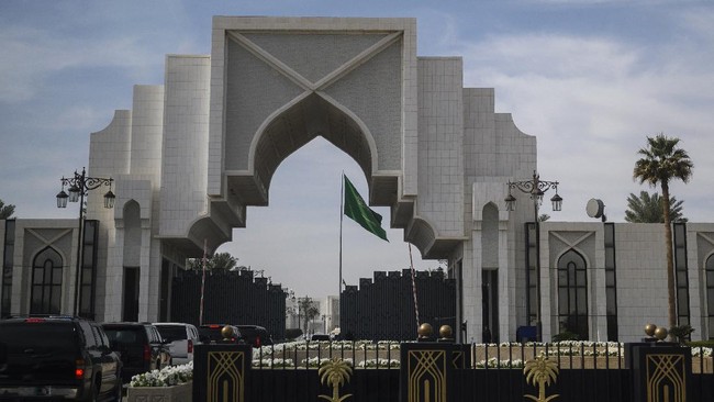 Kerajaan Arab Saudi menangkap ulama yang dianggap mengancam kekuasaan. Sejauh ini setidaknya ada enam ulama yang telah ditangkap oleh kerajaan Saudi.
