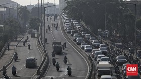 Youtuber Dikepung Warga Gara-gara Buat Konten Cegat Motor Lawan Arus