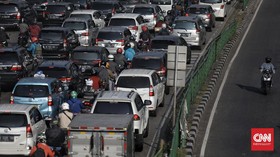 Pembatasan Mobil Usia 10 Tahun di DKI Terganjal Aturan Pusat