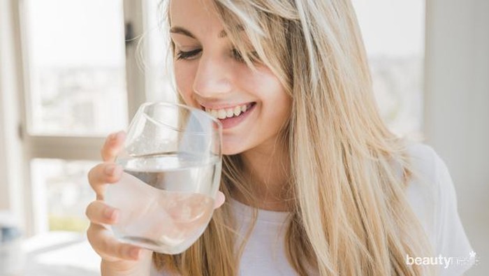 Air Putih Bisa Bantu Turunkan Berat Badan, Tapi Ada Aturannya!