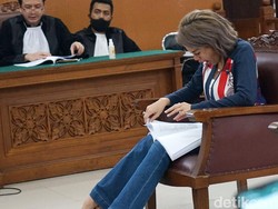 Ini Alasan Nikita Mirzani Menangis Usai Divonis 6 Bulan