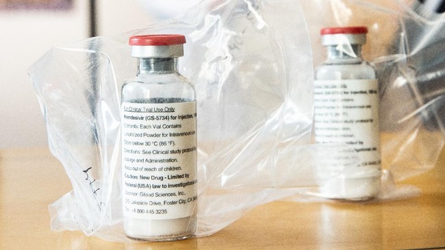 Badan Pengawas Obat dan Makanan Amerika Serikat (FDA) menyetujui penggunaan remdesivir untuk mengobati pasien yang dirawat di RS karena Covid-19.