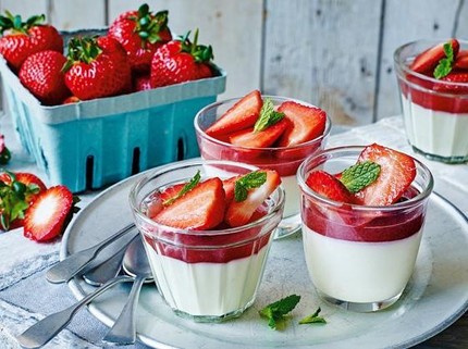 Resep Panna Cotta Strawberry, Puding ala Kafe Khas Italia