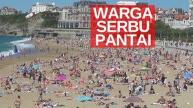VIDEO: Lockdown Dicabut, Ratusan Orang Berlibur ke Pantai