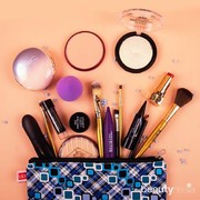Biar Enggak Ribet, Ketahui Tips Makeup Ini untuk Travel