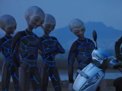 Wow, Motor Skutik Suzuki Ini Sukses Buat Para Alien Terkesan