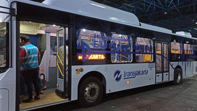Bus listrik BYD untuk Transjakarta yang disediakan Bakrie Autoparts.