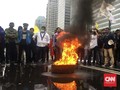Demo Mahasiswa Tuntut Keringanan UKT, Jalan Sudirman Macet