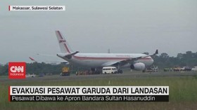 VIDEO: Evakuasi Pesawat Garuda yang Tergelincir di Makassar