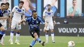 Inter Milan vs Brescia di Liga Italia Inter Milan's Alexis Sanchez scores on a penalty kick his side's second goal during the Serie A soccer match between Inter Milan and Brescia at the San Siro Stadium, in Milan, Italy, Wednesday, July 1, 2020. (AP Photo/Luca Bruno)