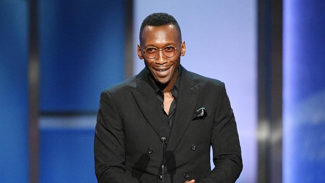 HOLLYWOOD, CALIFORNIA - JUNE 06: Mahershala Ali speaks onstage during the 47th AFI Life Achievement Award honoring Denzel Washington at Dolby Theatre on June 06, 2019 in Hollywood, California.   Kevin Winter/Getty Images for WarnerMedia/AFP 610265