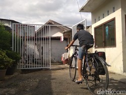 2 Kubu Warga Bandung Sempat Berselisih Gegara Jalan Dipasang Pagar